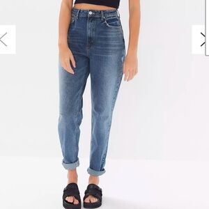 Urban Outfitters BDG Mom Jeans Size 28